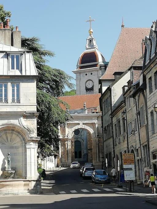 Charmant Cocon Centre Historique Apartment Besancon Exterior photo